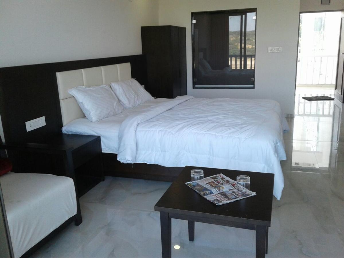 The Meera Hotel Derol Esterno foto